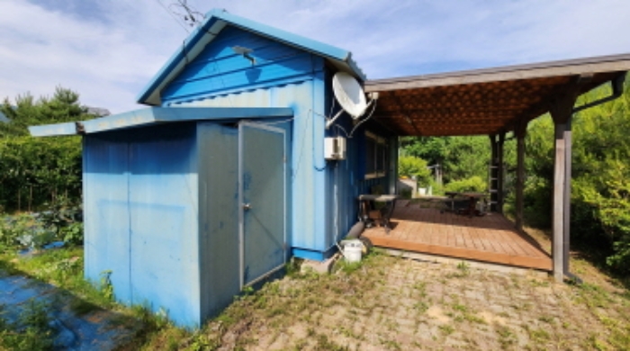 본건 5 제시외 컨테이너 및 컨테이너 벽체이용 철골조아크릴지붕 차양 목조데크