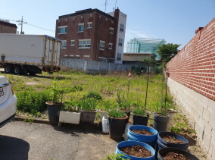 이건 부동산 전경
(용성빌라트쪽 경계면 부근)