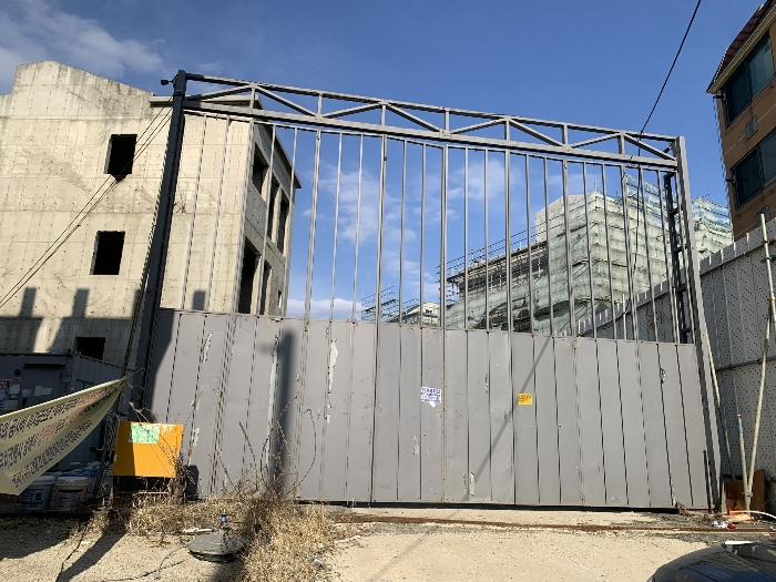 단지 출입문 전