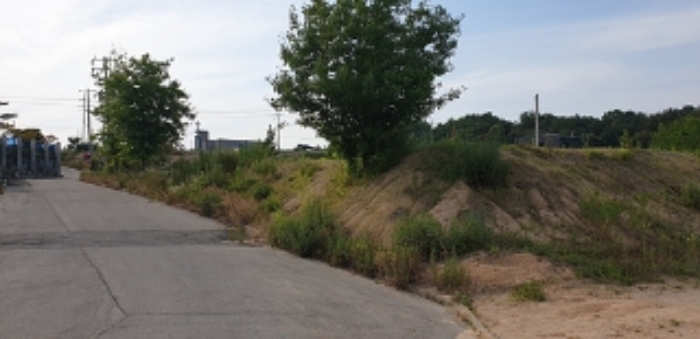 19번 부동산 일부 1,8번 부동산 `답`의 논둑으로 되어 있는 모습