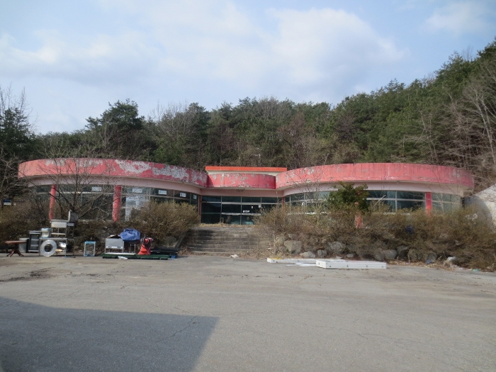 본건 지상의 제시외 건물