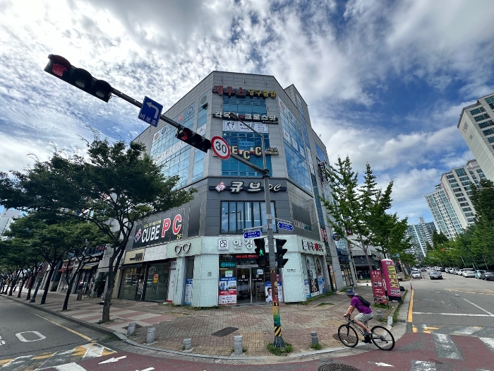 본 건 건물 전경