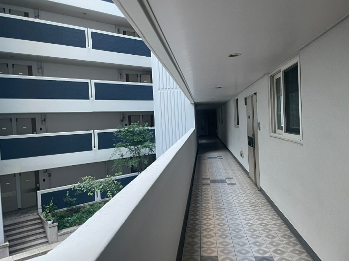 본건 건물 4층 복도