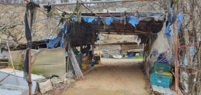 제시외 창고(2동 연결됨)