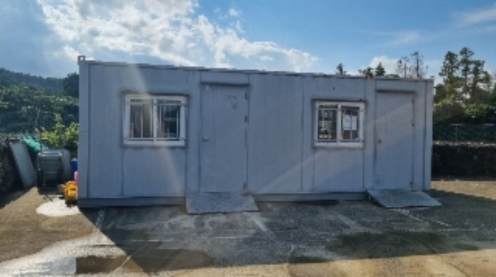 소재지1(표선리 2498-17) 일부 지상에 소재한 이동식 컨테이너