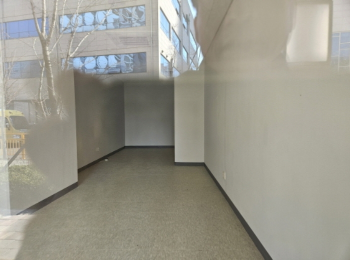 내부 텅빈 상가