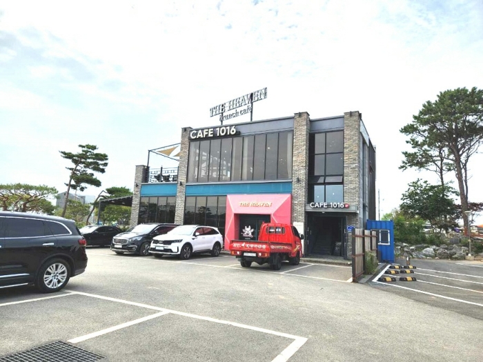 기호3 토지 및 기호4 건물 전경(남동측에서 촬영)