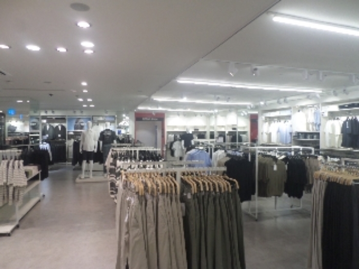 목록13. 2층 매장(스파오)