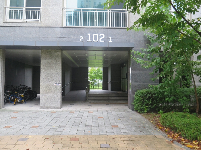 본건1층 출입구