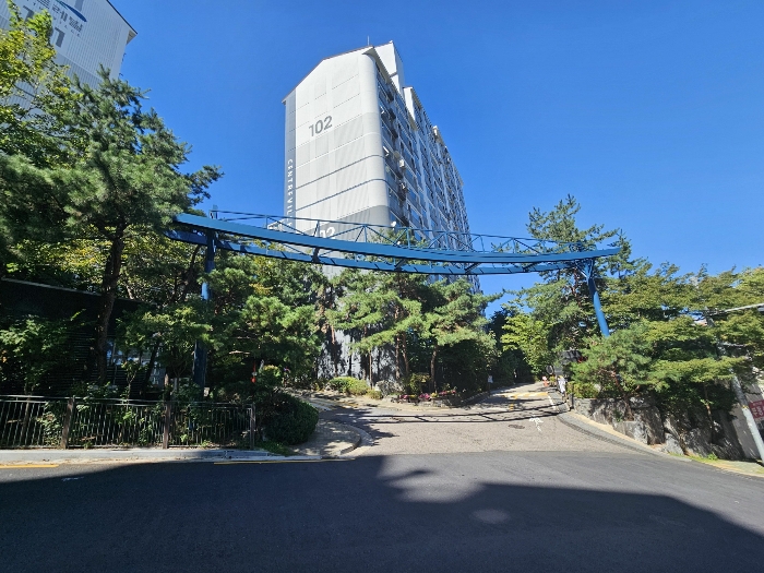 남동측 전경 및