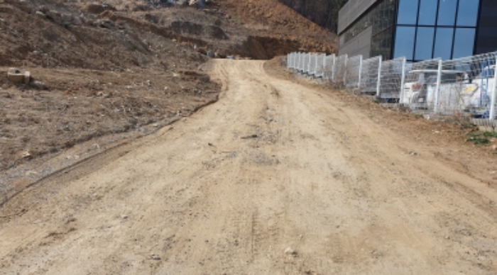 목록10 임야전경(진입로로 이용)