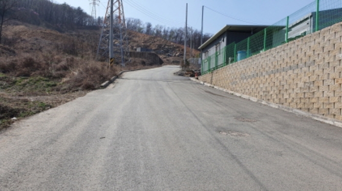 목록12 임야전경(도로로 이용중)