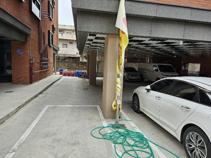 본건 북동측 경