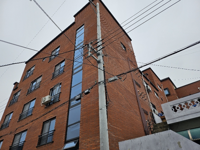 본건 남서측 앞