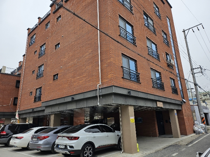 본건 북서측 앞