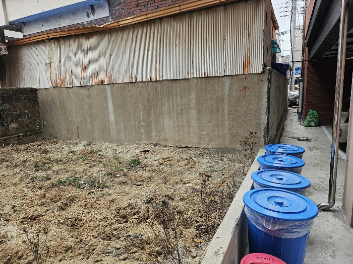 본건 북동측 경