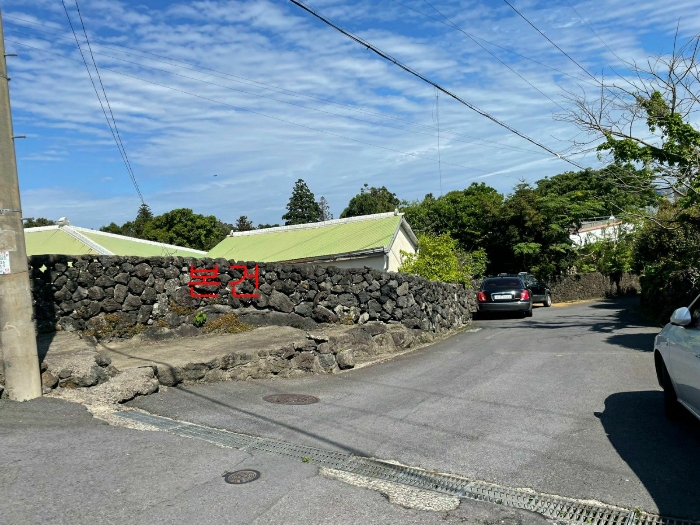 본건 남서측 주