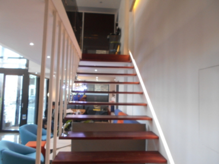 1층 내부 계단