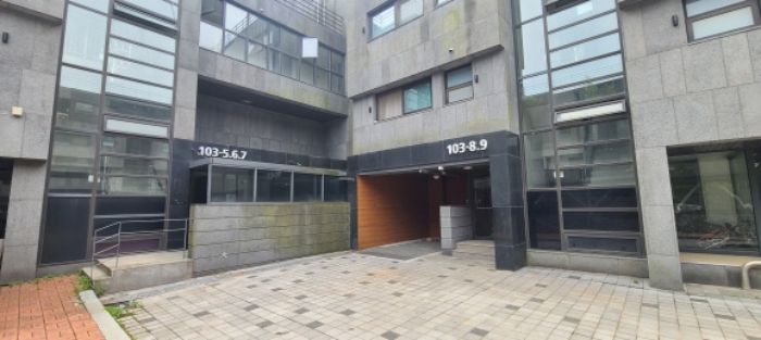 공동 출입구 전