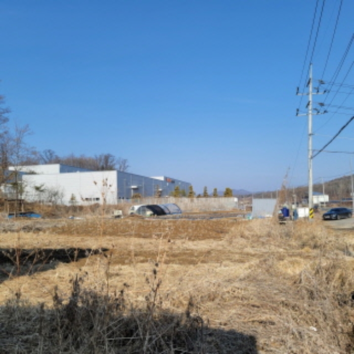 목록2 토지 전경(제시외 컨테이너, 비닐하우스 1동)