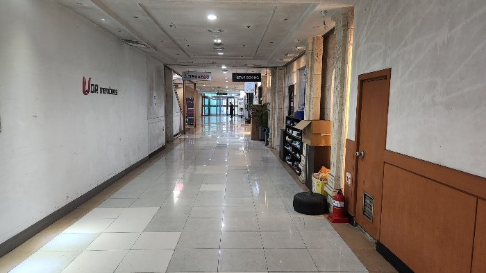 지하층 복도 전