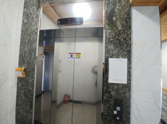 엘리베이터실