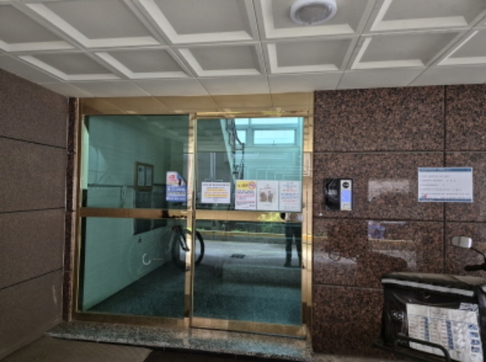 공동출입구 부분