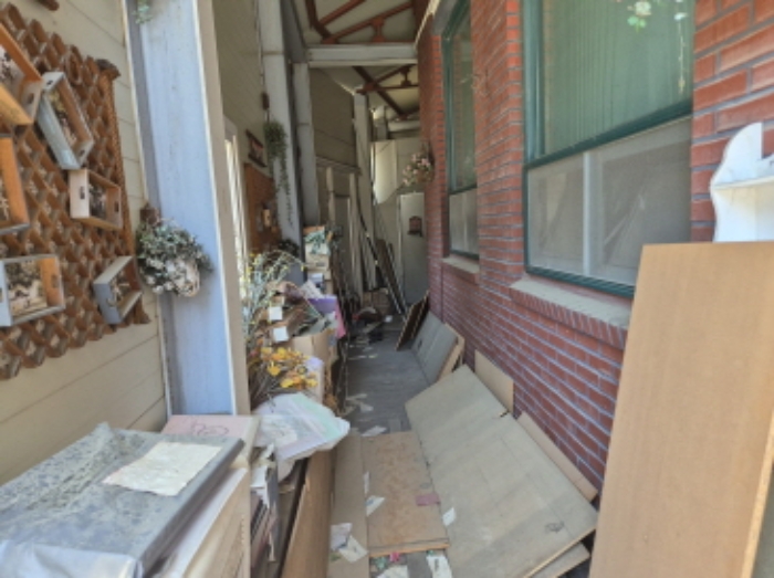 건물 좌측 부분