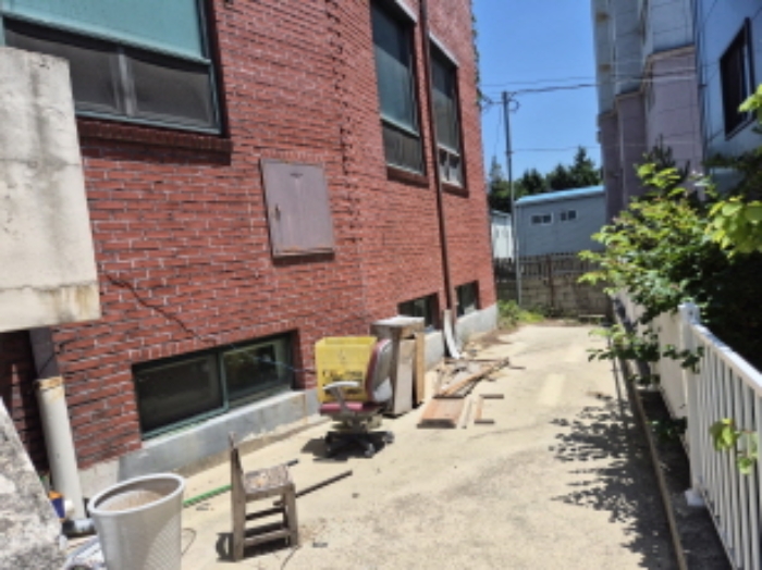 건물 측면 전경