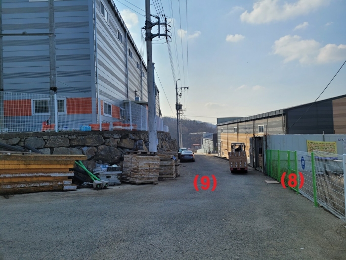 기호(8),(9) 토지 전경
(동측에서 촬영)