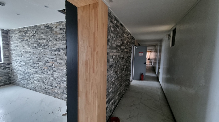 일련번호 1 건물 2층 복도