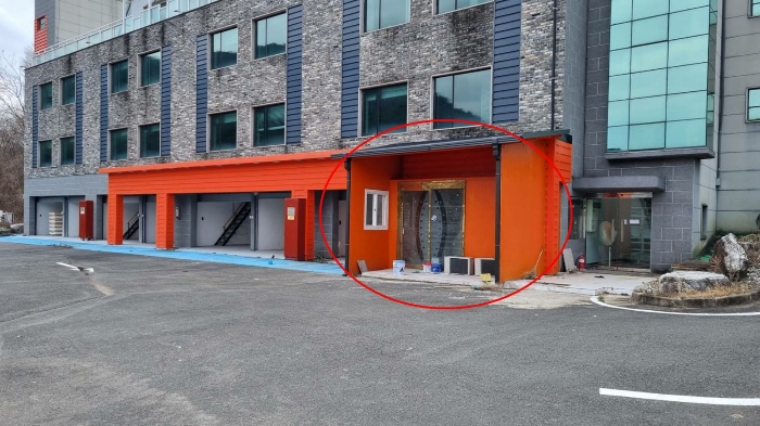 제시외구축물㉠ 출입구