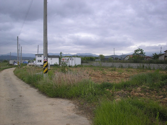 본건 북서측 인