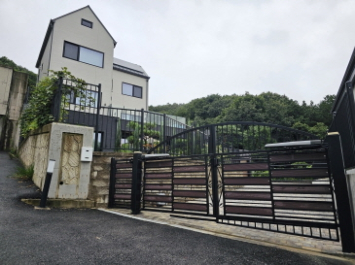 목록13. 지상 제시외 건물 외관