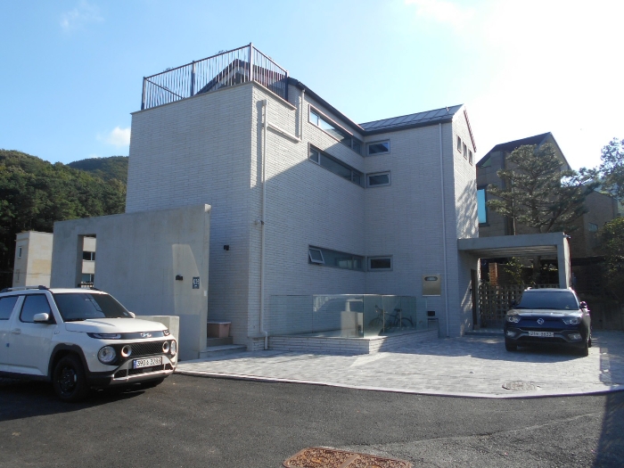 경기도 용인시 수지구 신봉동 745-9 소재 매각외건물 기호(ㄱ)