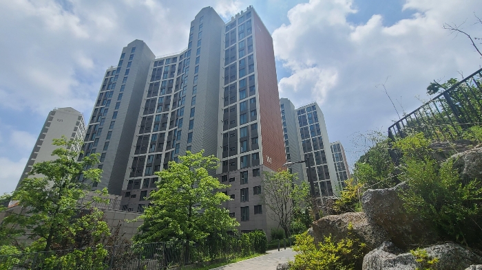 본건 107동 전경