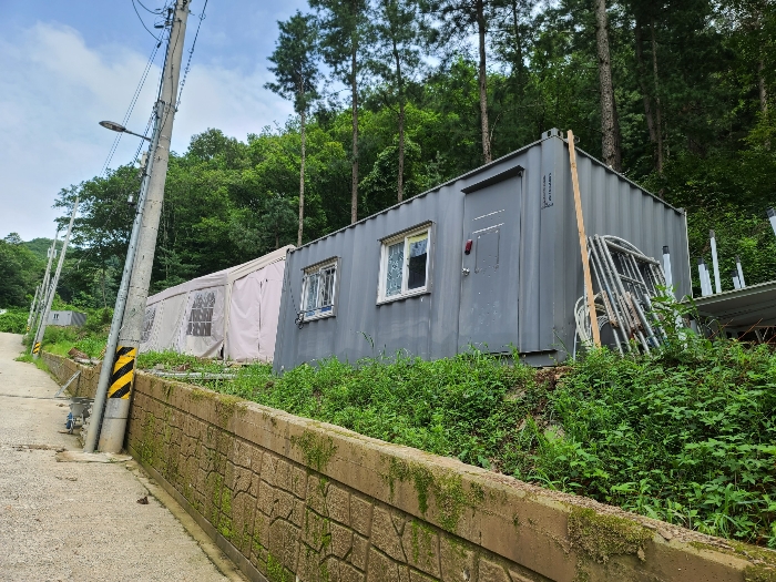 제시외건물(ㄴ)(ㄷ)