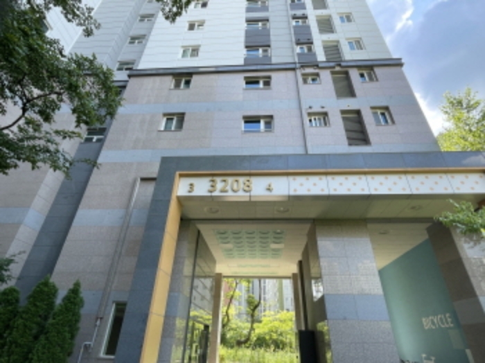 3208동 출입구