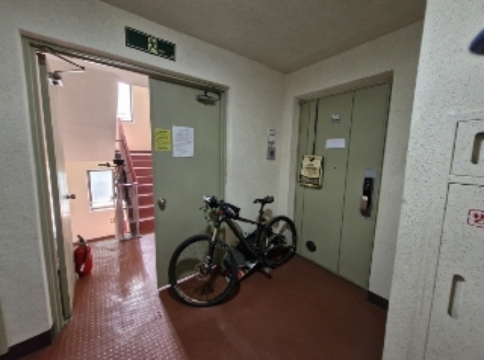 8층 엘리베이터