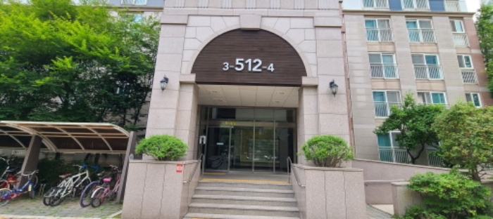 공동 출입구 전