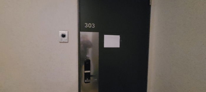 전유세대 출입문