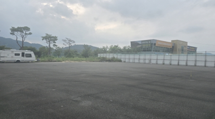 경북 칠곡군 왜관읍 금산리 851-68, 859-8,859-16. 위 지상의 전경