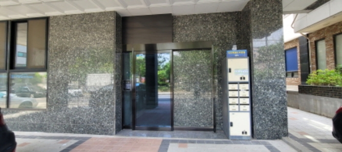 공동현관 출입문