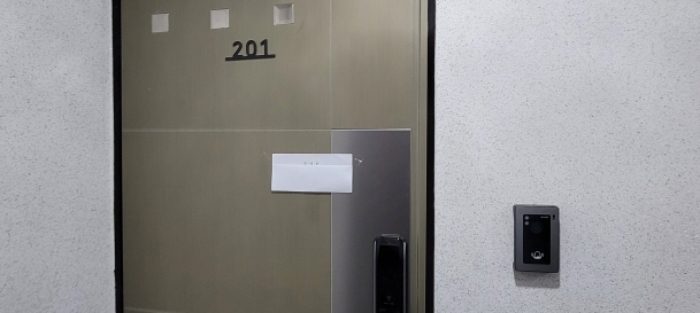 전유세대 출입문