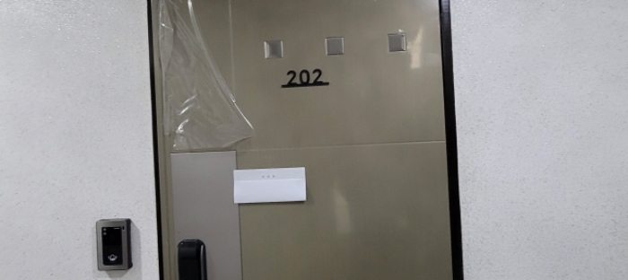 전유세대 출입문