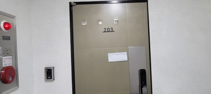 전유세대 출입문