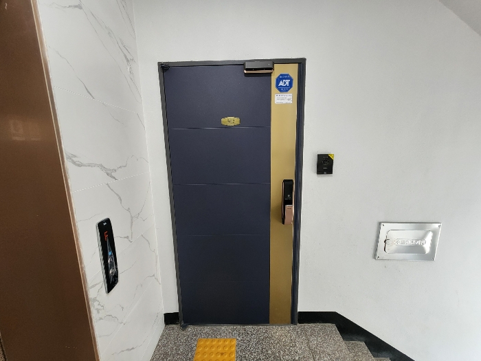 대상물건 현관문