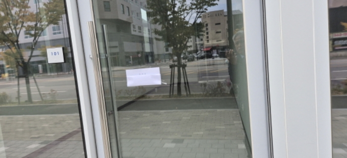 전유세대 출입문