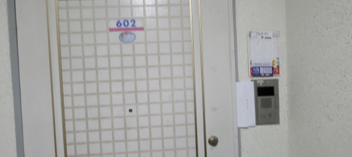 전유세대 출입문