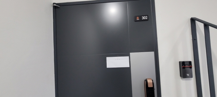 전유세대 출입문